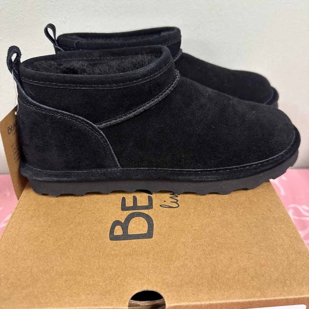 Bearpaw Super Shorty Black Suede Ankle Boots 3049W Size 7 Women Kids